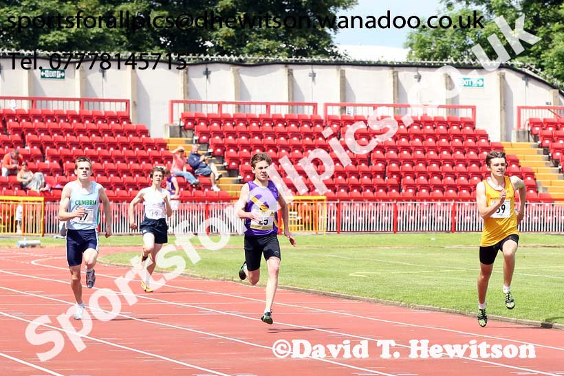 Boys 300 metres, Northern Inter-County Schools, Gateshead International Stadum. Photo: David T. Hewitson/Sports for All Pics